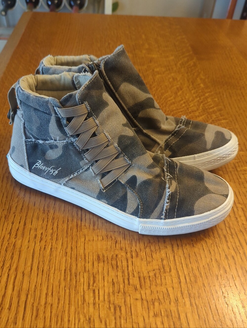 Blowfish Malibu │ High Top │ Camo │ Side Zippered Shoes │Side Lace Look │Size 11